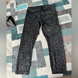 NWOT cropped leggings design made only for Canada and Europe.